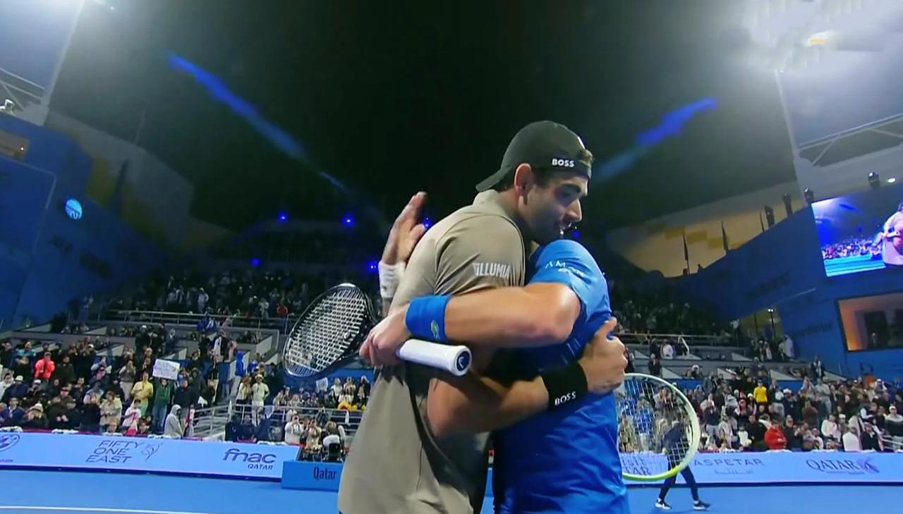 意大利网球队绝地反击英国网球队，德约科维奇关键制胜的简单介绍